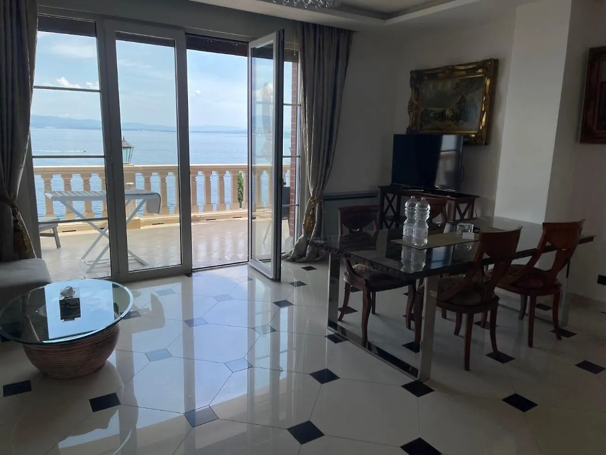 公寓 Villa Isabella - Luxury With Style Right Next To The Beach, Private Pool And Sea View 奥帕提亚