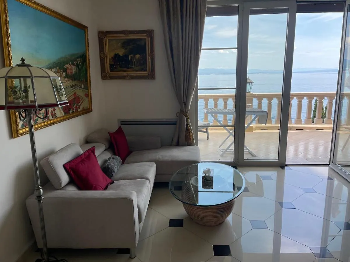 公寓 Villa Isabella - Luxury With Style Right Next To The Beach, Private Pool And Sea View 奥帕提亚