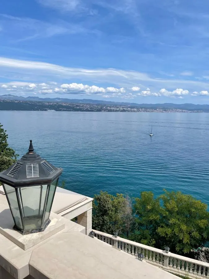 Villa Isabella - Luxury With Style Right Next To The Beach, Private Pool And Sea View Opatija Croatia