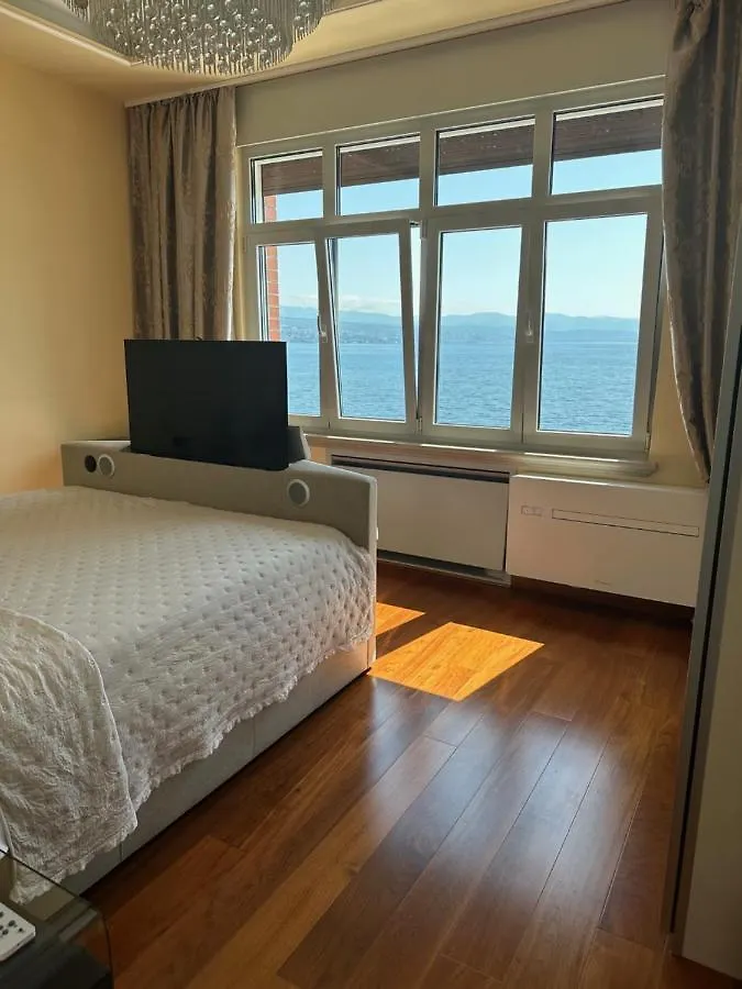 公寓 Villa Isabella - Luxury With Style Right Next To The Beach, Private Pool And Sea View 奥帕提亚 克罗地亚