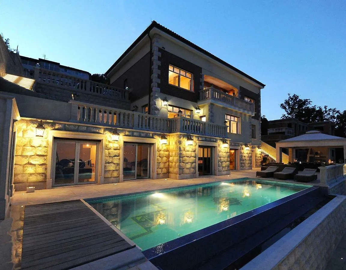 Villa Isabella - Luxury With Style Right Next To The Beach, Private Pool And Sea View 奥帕提亚 0*,